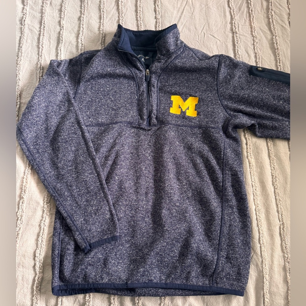 Men’s University of Michigan Half-Zip Pullover Size M